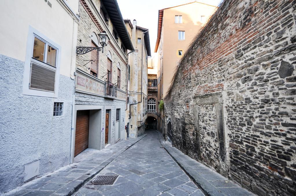 Old Tower Ponte Vecchio Suite Florença Exterior foto